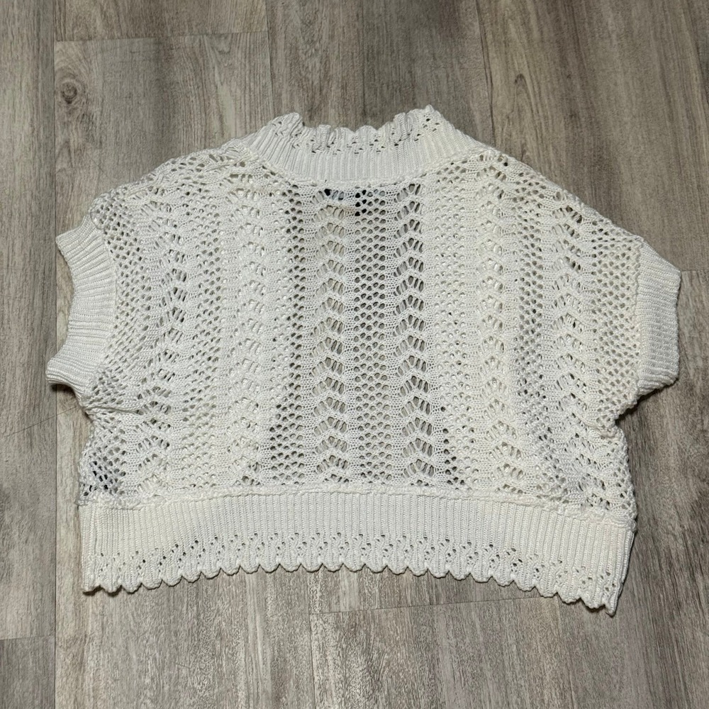 Women'sโ white knit cardigan size large